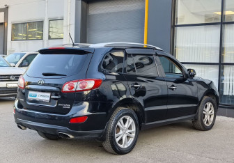 Подержанный автомобиль Hyundai Santa Fe 2011 года (5 фото)