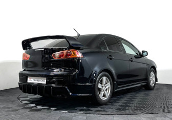 Подержанный автомобиль Mitsubishi Lancer Sedan 2008 года (5 фото)