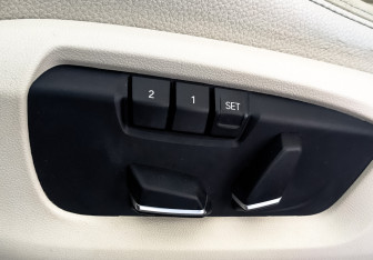 Подержанный автомобиль BMW X5 2017 года (30 фото)