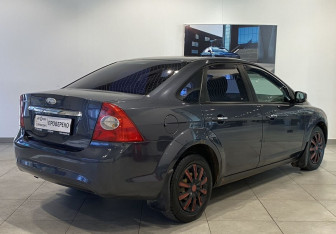 Подержанный автомобиль Ford Focus Sedan 2008 года (5 фото)