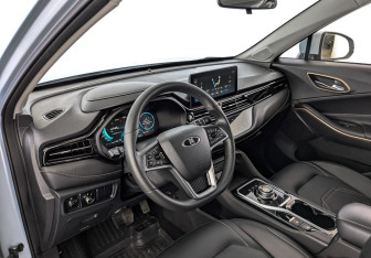 Подержанный автомобиль Москвич 3е 2023 года (15 фото)