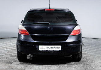 Подержанный автомобиль Opel Astra Hatchback 2006 года (6 фото)
