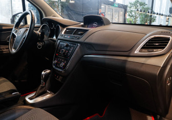 Подержанный автомобиль Opel Mokka 2014 года (7 фото)