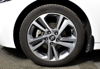 Подержанный автомобиль Hyundai Elantra Sedan 2016 года (6 фото)