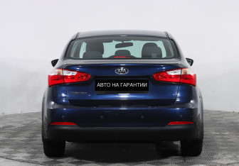 Подержанный автомобиль Kia Cerato Sedan 2016 года (4 фото)