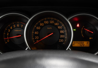 Подержанный автомобиль Nissan Tiida Hatchback 2007 года (13 фото)