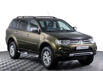 Подержанный автомобиль Mitsubishi Pajero Sport 2015 года (3 фото)