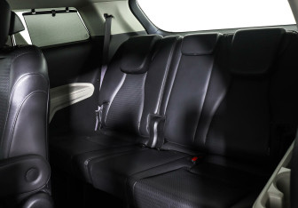 Подержанный автомобиль Kia Carnival 2021 года (21 фото)