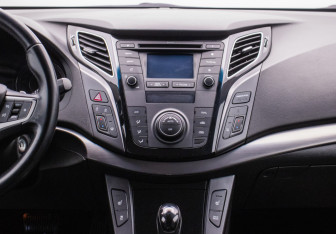 Подержанный автомобиль Hyundai i40 Wagon 2015 года (14 фото)