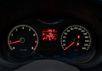Подержанный автомобиль Volkswagen Polo Sedan 2013 года (13 фото)