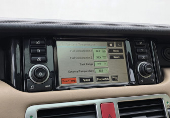 Подержанный автомобиль Land Rover Range Rover 2005 года (13 фото)