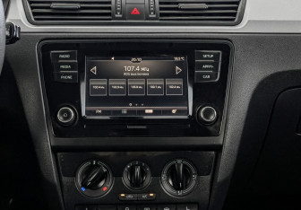 Подержанный автомобиль Skoda Rapid Liftback 2019 года (17 фото)