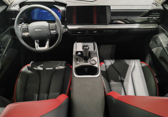 Подержанный автомобиль Haval H3 2024 года (10 фото)