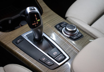 Подержанный автомобиль BMW X3 2012 года (19 фото)