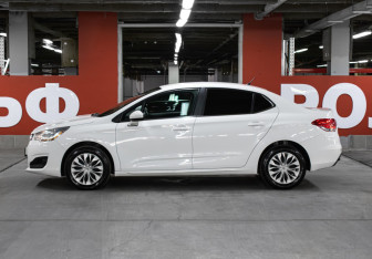 Подержанный автомобиль Citroen C4 Sedan 2014 года (8 фото)
