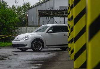 Подержанный автомобиль Volkswagen Beetle Hatchback 2013 года (14 фото)
