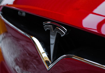 Подержанный автомобиль Tesla Model X 2019 года (17 фото)