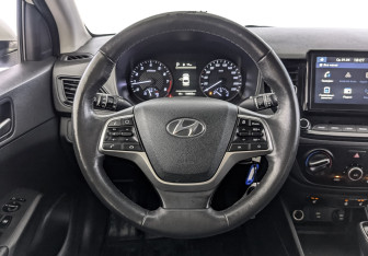 Подержанный автомобиль Hyundai Solaris Sedan 2021 года (21 фото)