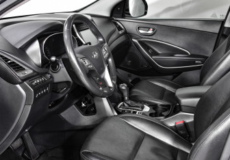 Подержанный автомобиль Hyundai Santa Fe 2017 года (14 фото)