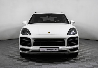 Подержанный автомобиль Porsche Cayenne 2018 года (2 фото)