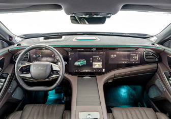 Подержанный автомобиль Exeed VX 2024 года (14 фото)