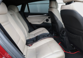 Подержанный автомобиль BMW X6 2012 года (11 фото)