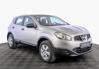Подержанный автомобиль Nissan Qashqai 2012 года (3 фото)
