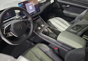 Новый AITO M7 2023 (5 фото)