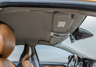 Подержанный автомобиль Volvo S60 2011 года (23 фото)