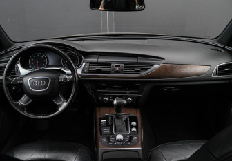 Подержанный автомобиль Audi A6 Sedan 2012 года (10 фото)