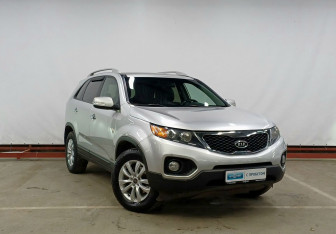 Подержанный автомобиль Kia Sorento 2011 года (3 фото)