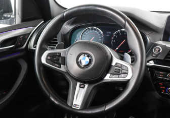 Подержанный автомобиль BMW X3 2018 года (13 фото)