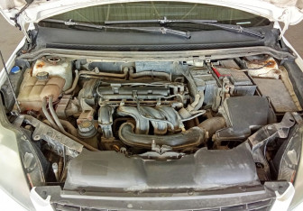 Подержанный автомобиль Ford Focus Hatchback 2010 года (16 фото)