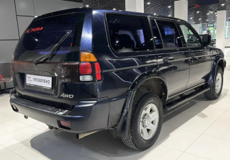 Подержанный автомобиль Mitsubishi Montero Sport 2001 года (5 фото)