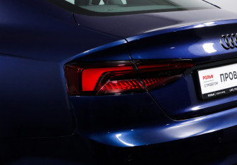 Подержанный автомобиль Audi A5 Liftback 2018 года (16 фото)