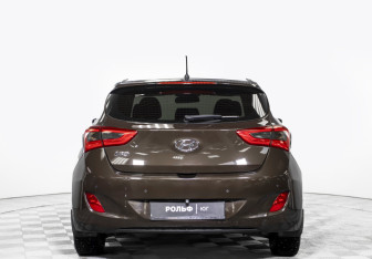 Подержанный автомобиль Hyundai i30 Hatchback 2016 года (6 фото)