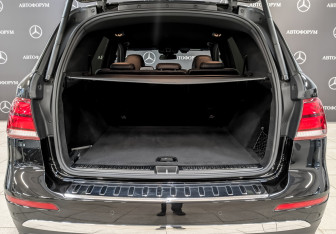 Подержанный автомобиль Mercedes-Benz GLE 2017 года (10 фото)