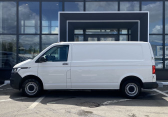 Подержанный автомобиль Volkswagen Transporter Van 2021 года (8 фото)