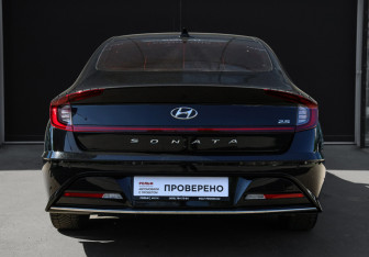 Подержанный автомобиль Hyundai Sonata 2019 года (5 фото)