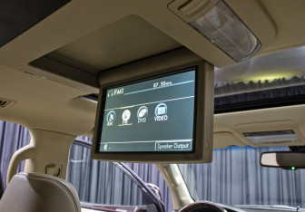 Подержанный автомобиль Lexus LX 2008 года (25 фото)