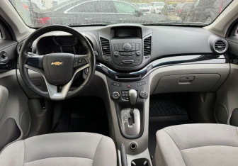 Подержанный автомобиль Chevrolet Orlando 2012 года (9 фото)