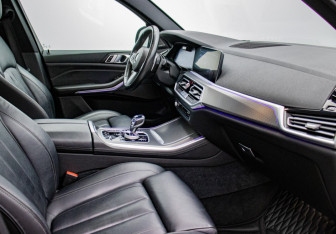 Подержанный автомобиль BMW X5 2018 года (9 фото)