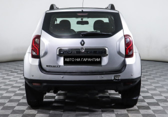 Подержанный автомобиль Renault Duster 2014 года (4 фото)