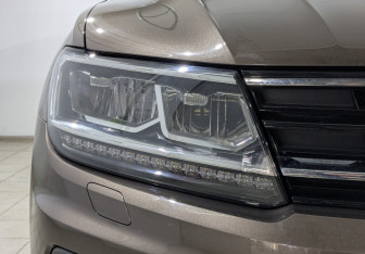 Подержанный автомобиль Volkswagen Tiguan 2019 года (11 фото)