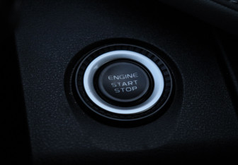 Подержанный автомобиль Geely Atlas 2024 года (18 фото)