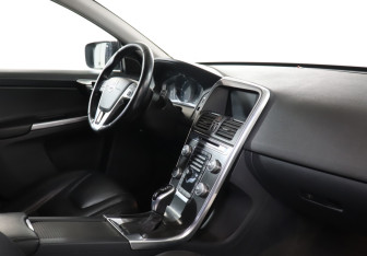 Подержанный автомобиль Volvo XC60 2014 года (9 фото)