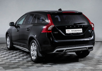 Подержанный автомобиль Volvo V60 Cross Country 2015 года (7 фото)
