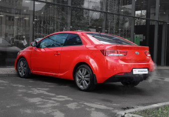 Подержанный автомобиль Kia Cerato Coupe 2011 года (7 фото)