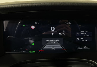 Подержанный автомобиль Toyota Camry Sedan 2024 года (11 фото)