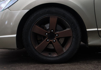 Подержанный автомобиль Honda Civic Sedan 2007 года (17 фото)